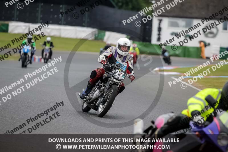 Vintage motorcycle club;eventdigitalimages;mallory park;mallory park trackday photographs;no limits trackdays;peter wileman photography;trackday digital images;trackday photos;vmcc festival 1000 bikes photographs